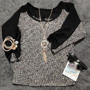 CREW NECK CROCHET BLOUSE